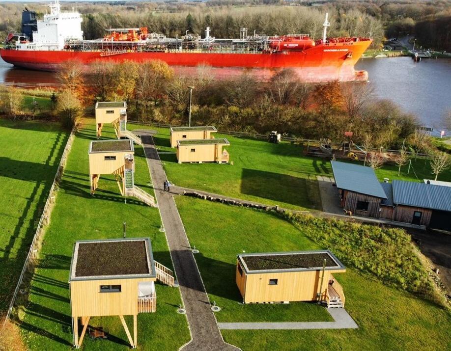 Kanal 33 Schafstedt Buitenkant foto
